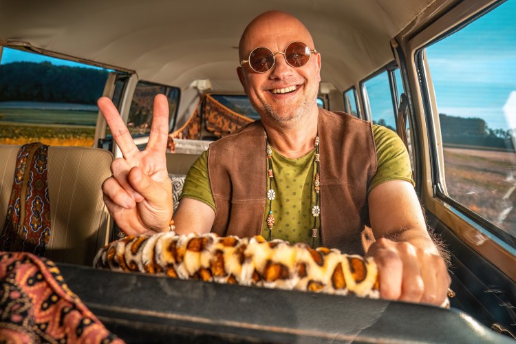 Peace and Love tijdens spotopnames van Flower Power-editie van Het Schlagerfestival